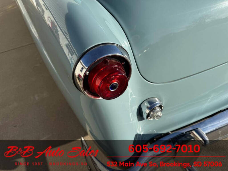 1952 Ford Crestline