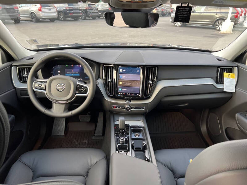 2025 Volvo XC60 T8 Plus Dark Theme