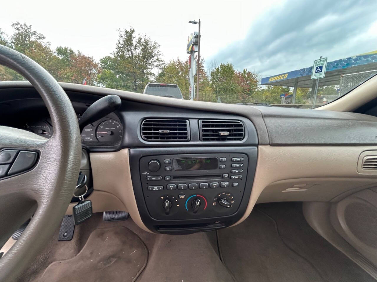 2002 Ford Taurus for sale at 100 Motors in Bechtelsville, PA