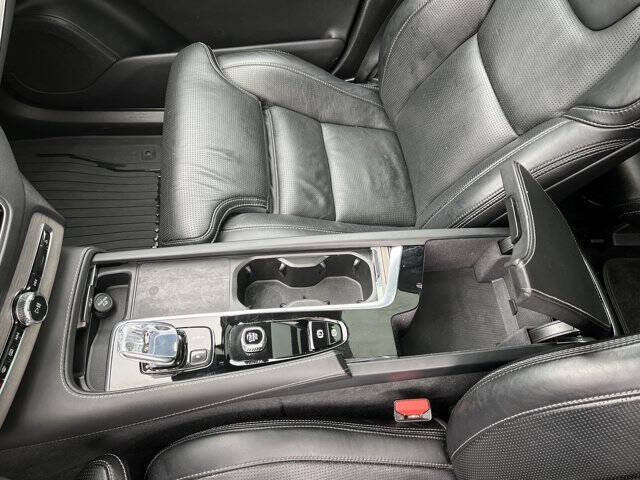 2022 Volvo XC90 Recharge T8 Inscription 6P