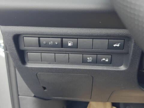 2025 Mitsubishi Outlander PHEV SE