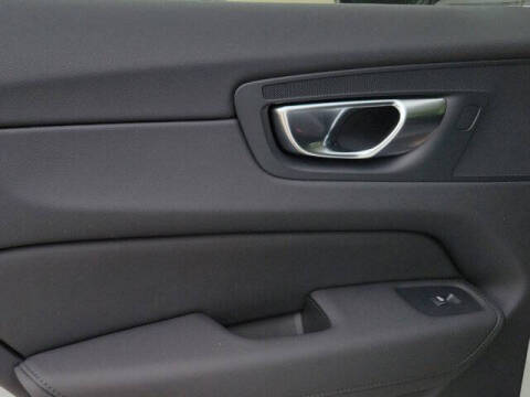 2026 Volvo XC60 B5 Core