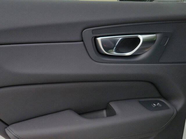2026 Volvo XC60 B5 Core