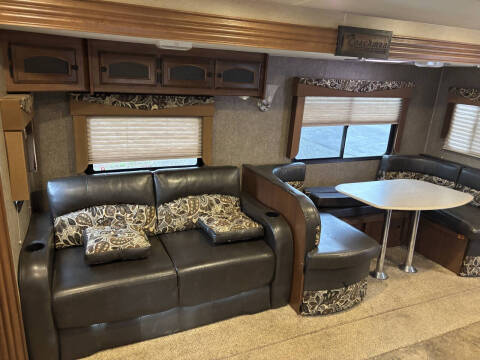 2015 Coachmen RV Freedom Express  298 Reds