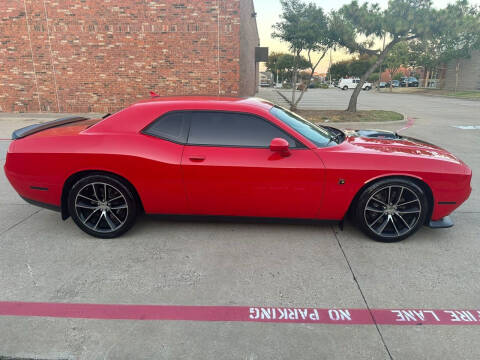 2015 Dodge Challenger R/T Scat Pack Shaker