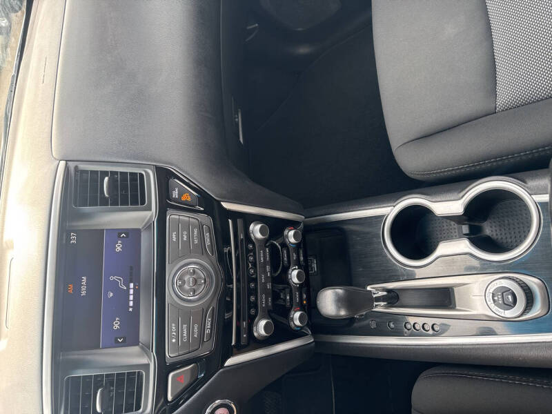 2019 Nissan Pathfinder SV