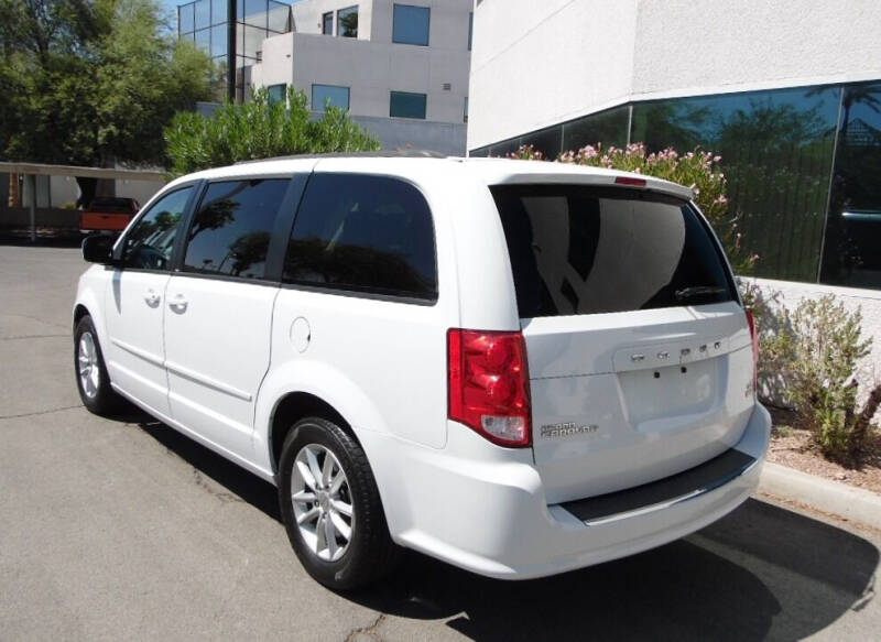 2014 Dodge Grand Caravan null photo 9