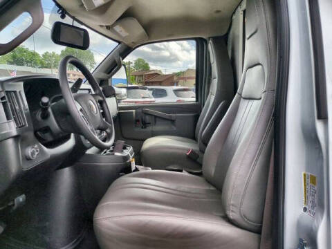 2025 Chevrolet Express 3500