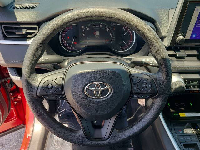 2025 Toyota RAV4 LE