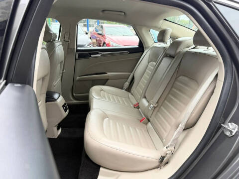 2018 Ford Fusion Hybrid SE