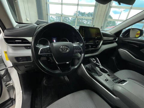 2021 Toyota Highlander LE