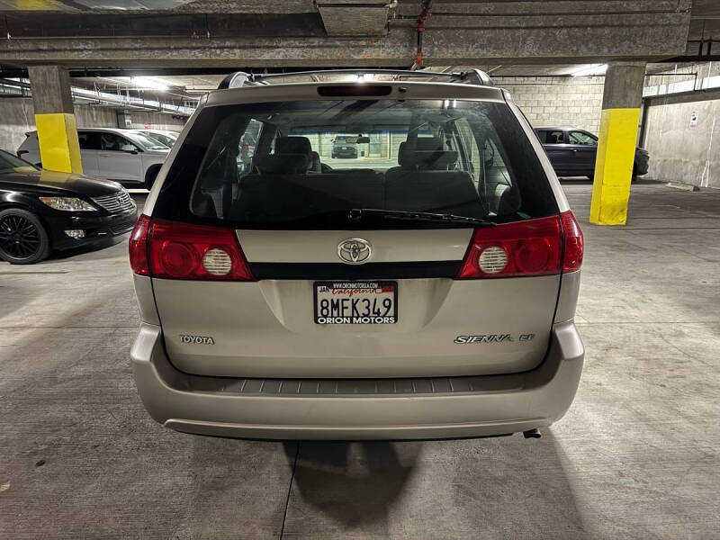 2007 Toyota Sienna CE 7-Passenger