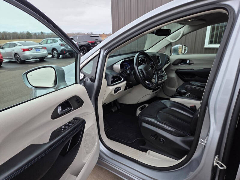2021 Chrysler Pacifica Touring L