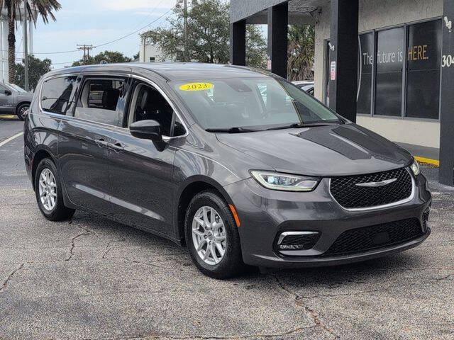 2023 Chrysler Pacifica Touring L