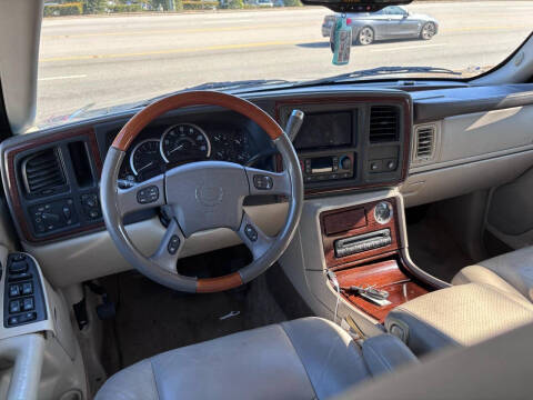 2003 Cadillac Escalade