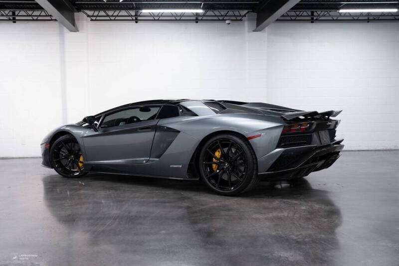 2019 Lamborghini Aventador LP 740-4 S