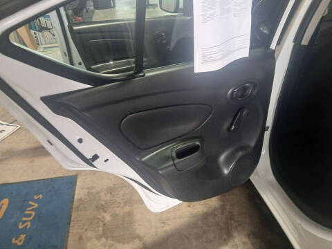 2017 Nissan Versa 1.6 S Plus
