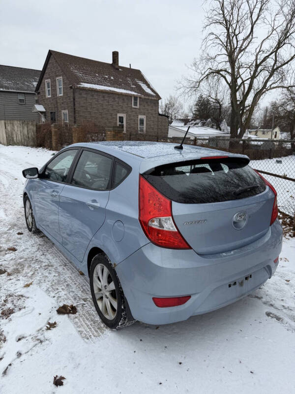 2013 Hyundai Accent SE
