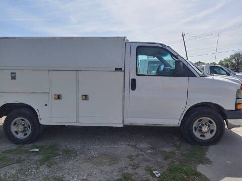 2005 Chevrolet Express Cutaway for sale at Northtown Auto Center in Houston TX