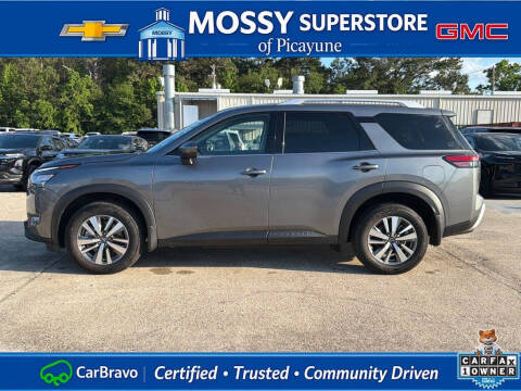 2025 Nissan Pathfinder SL