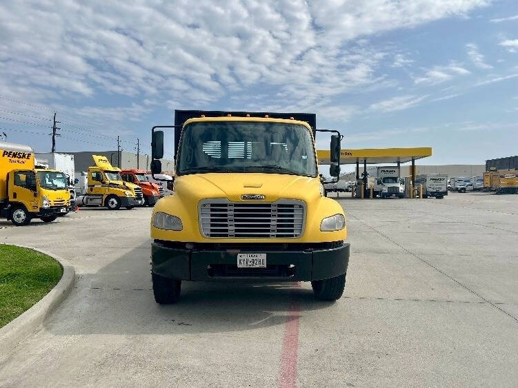 2019 Freightliner M2 106
