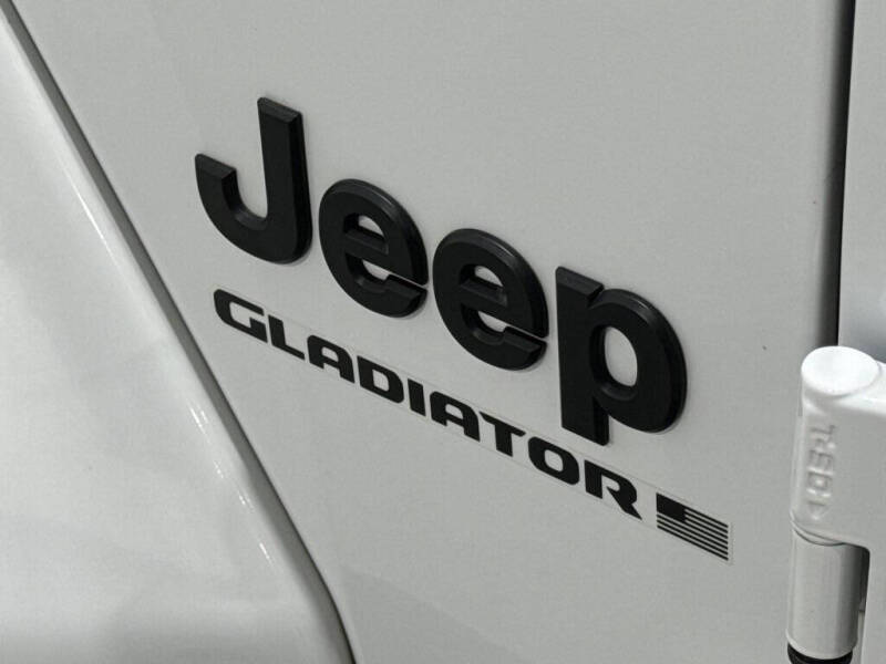 2023 Jeep Gladiator Sport