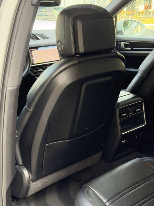 2022 Porsche Cayenne Coupe