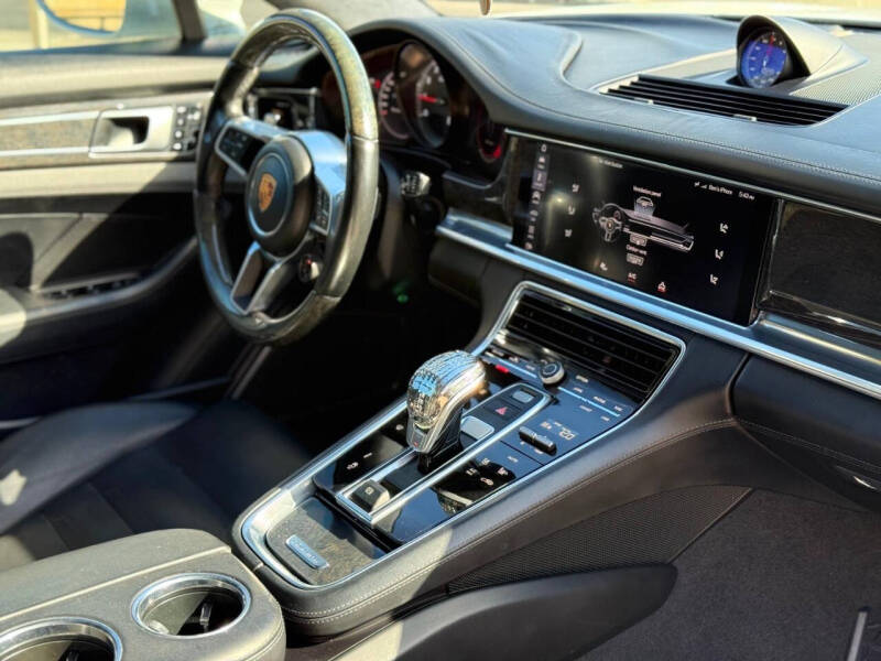2017 Porsche Panamera Turbo