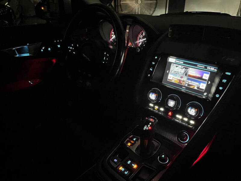 2016 Jaguar F-TYPE R