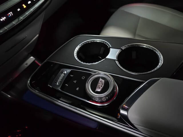 2024 Cadillac LYRIQ Luxury 1