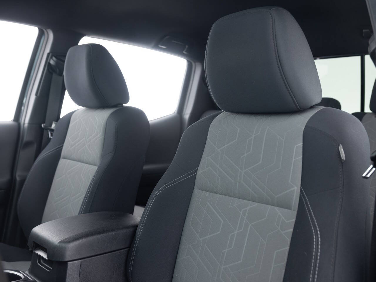 Used Car 2021 Toyota Tacoma  Sr V6 4x4 4dr Double Cab 5.0 Ft Sb For Sale Under $30,000 In Coal City, Illinois