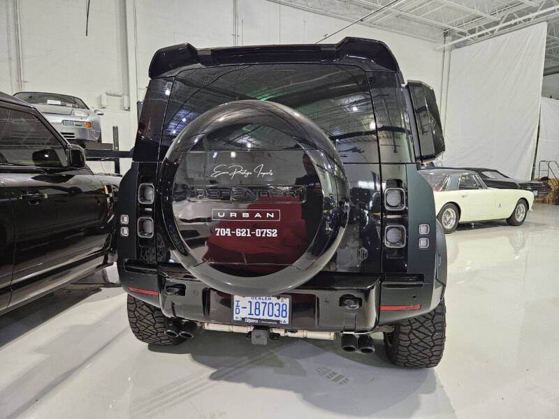 2025 Land Rover Defender 110 V8 P525