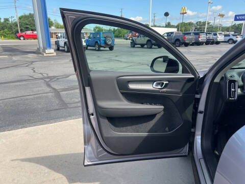 2026 Volvo XC40 B5 Plus