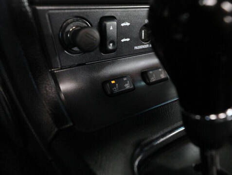 2004 Ford Thunderbird Deluxe