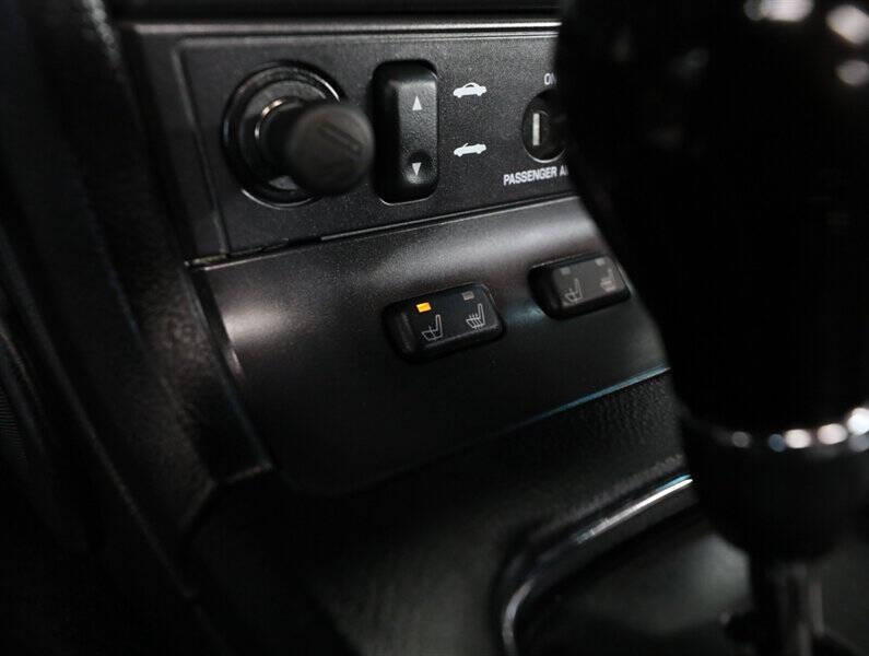 2004 Ford Thunderbird Deluxe