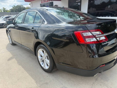 2015 Ford Taurus SEL