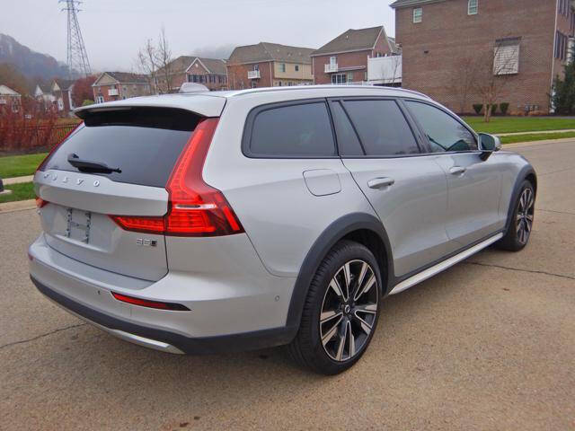 2025 Volvo V60 Cross Country B5 Ultra