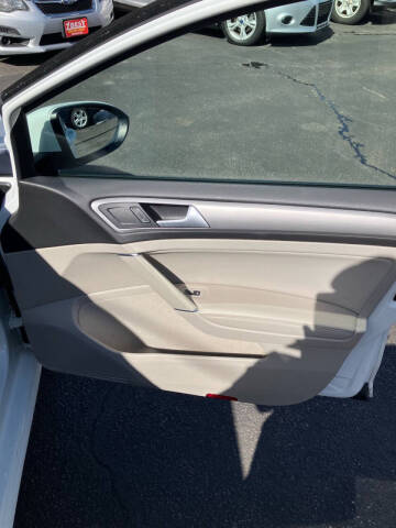 2015 Volkswagen Golf SportWagen TSI S