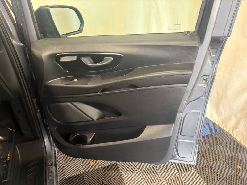 2016 Mercedes-Benz Metris Passenger