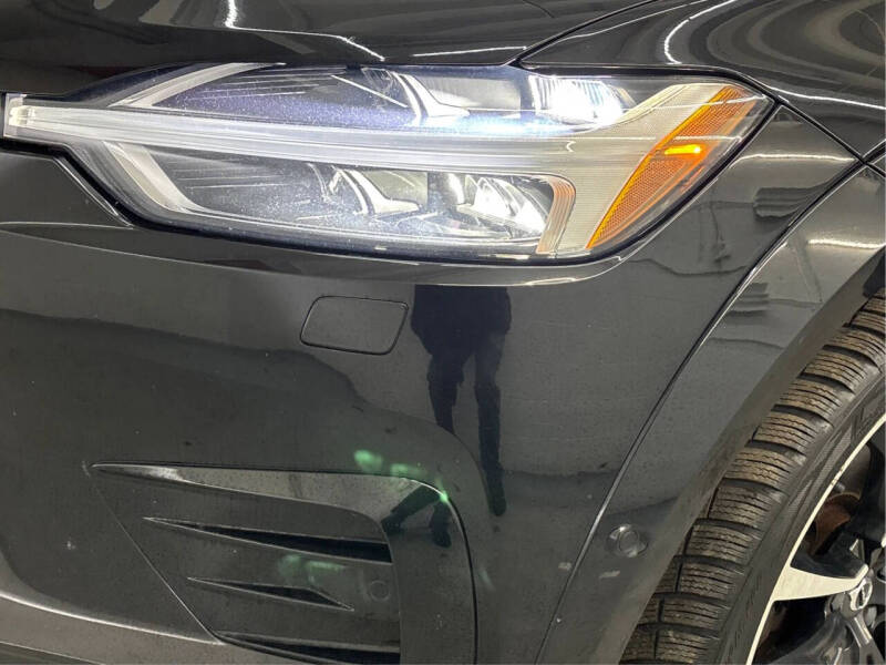 2018 Volvo XC60 T5 R-Design