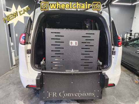 2024 Chrysler Pacifica Touring