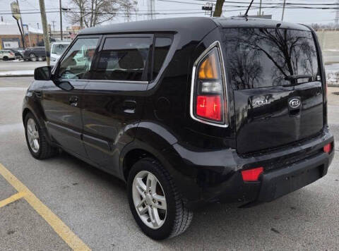 2010 Kia Soul +