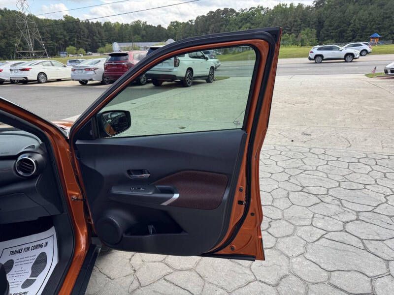 2021 Nissan Kicks SR