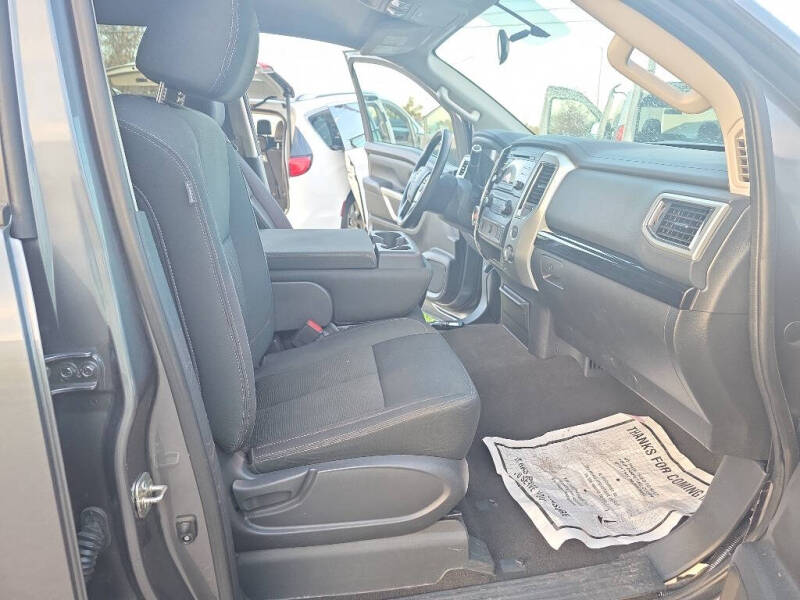 2018 Nissan Titan SV