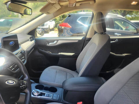 2020 Ford Escape SE