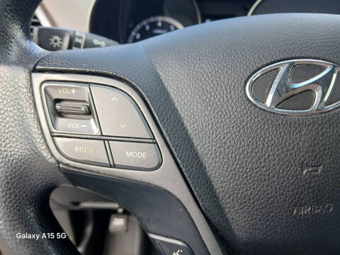 2017 Hyundai Santa Fe SE