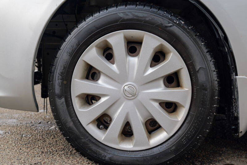 2012 Nissan Versa 1.6 SV