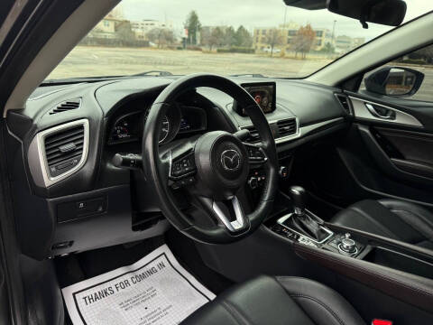 2018 Mazda MAZDA3 Touring