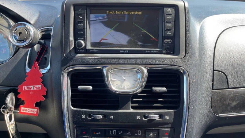 2014 Chrysler Town and Country Touring