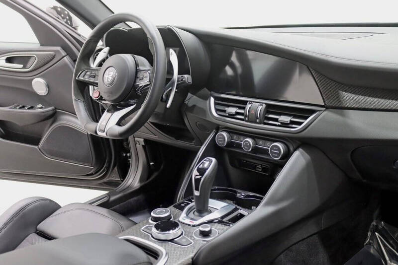 2024 Alfa Romeo Giulia Quadrifoglio